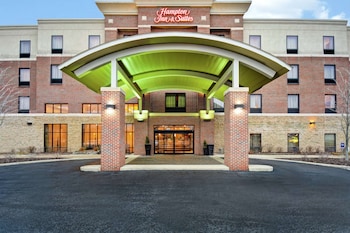 Hampton Inn & Suites Detroit-Canton