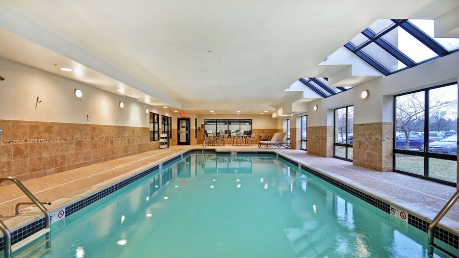 Hampton Inn & Suites Detroit-Canton