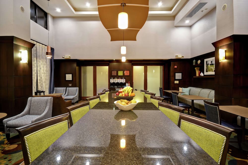 luxury hotels in Canton, Mi