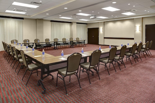 Hyatt Select Richmond Airport