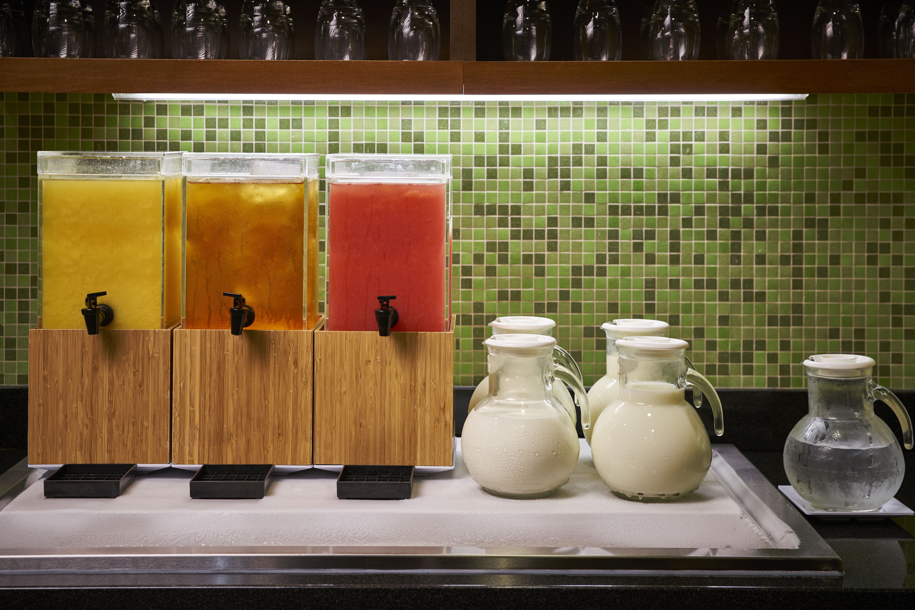 free buffet breakfast