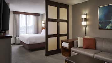 Cortinas blackout, tabla de planchar con plancha y cunas gratuitas