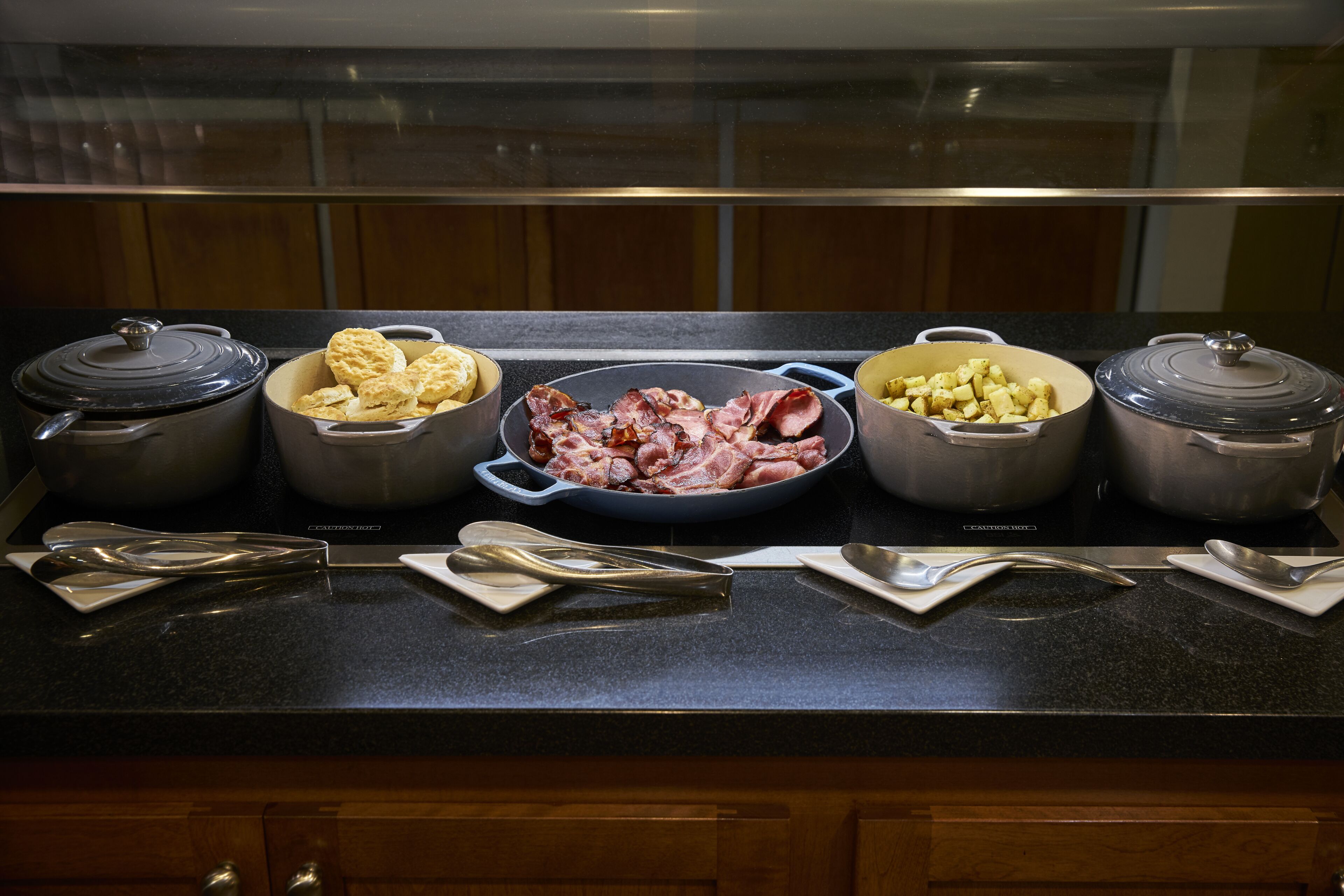 free buffet breakfast