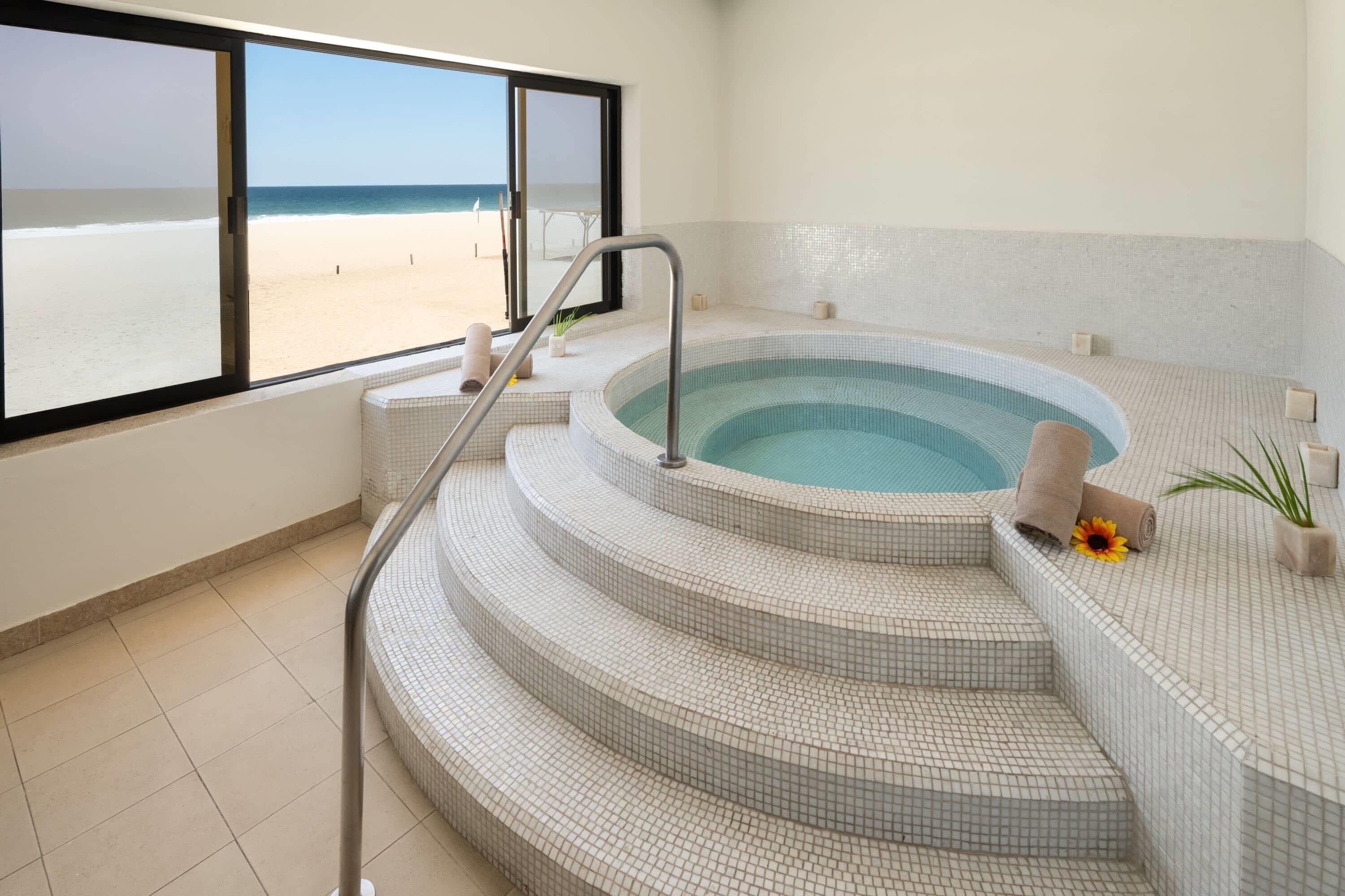 3 piscinas al aire libre, sombrillas, sillones reclinables de piscina