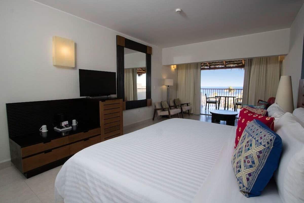 In-room safe, iron/ironing board, WiFi (free), bed sheets