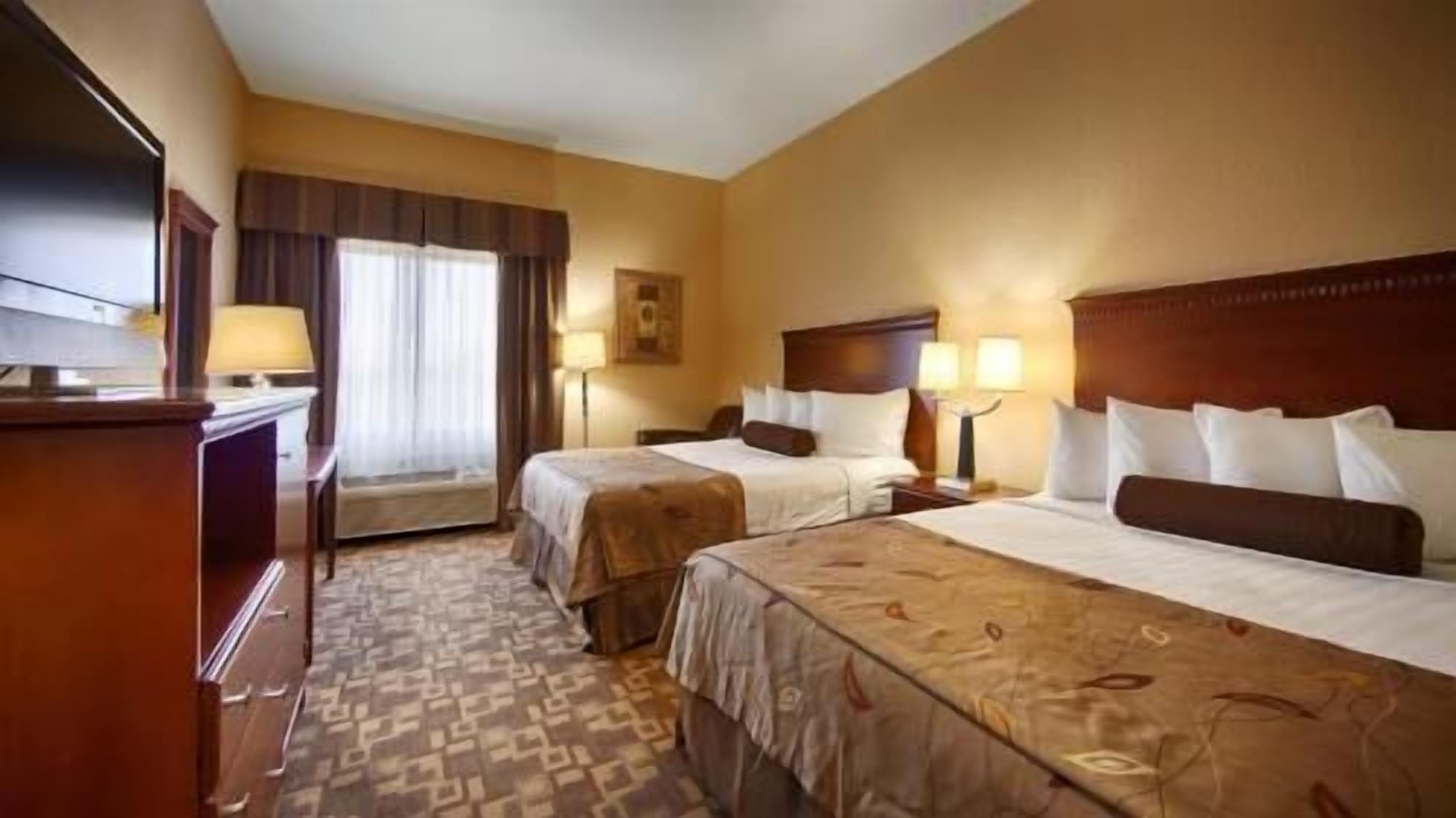 Pillowtop beds, desk, laptop workspace, iron/ironing board