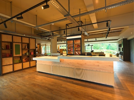 Lobby. B&B HOTEL Warrington