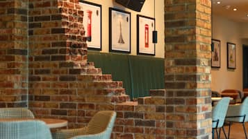 Der serveres morgenmad, frokost, aftensmad og vegetarretter