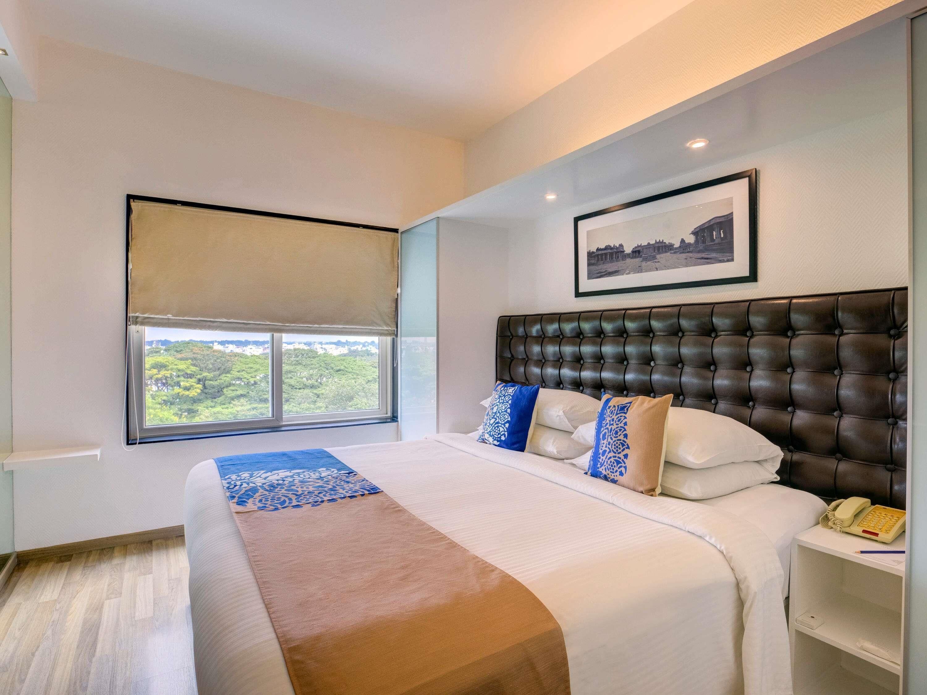 Egyptian cotton sheets, premium bedding, down comforters, minibar