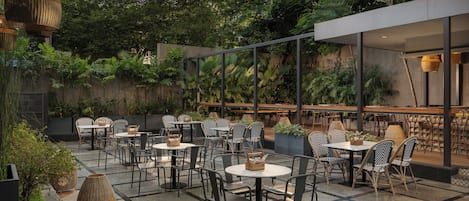 Breakfast, lunch, dinner served; alfresco dining