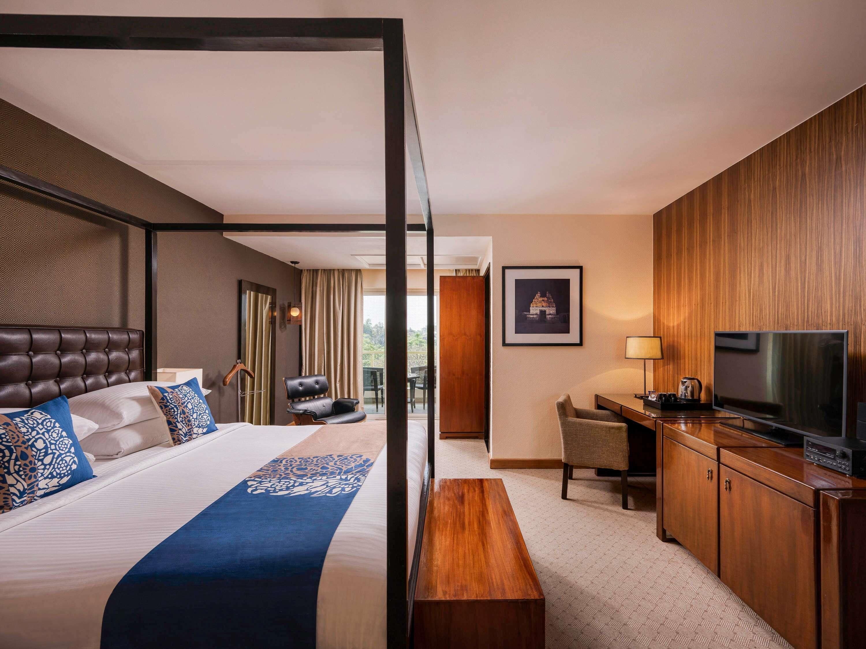 egyptian cotton sheets, premium bedding, down duvets, minibar