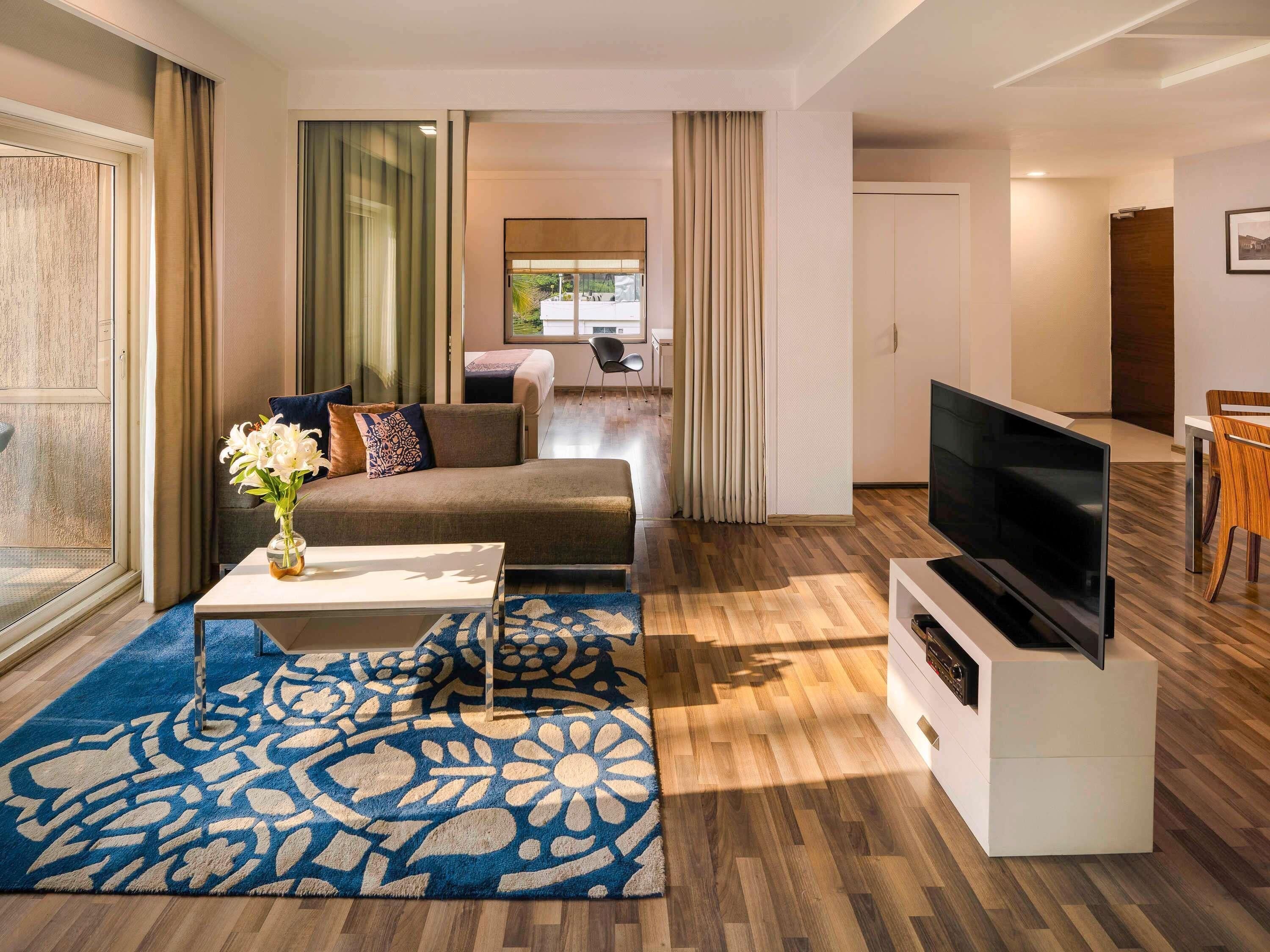 Suite, 1 Bedroom (No Balcony) | Egyptian cotton sheets, premium bedding, down comforters, minibar