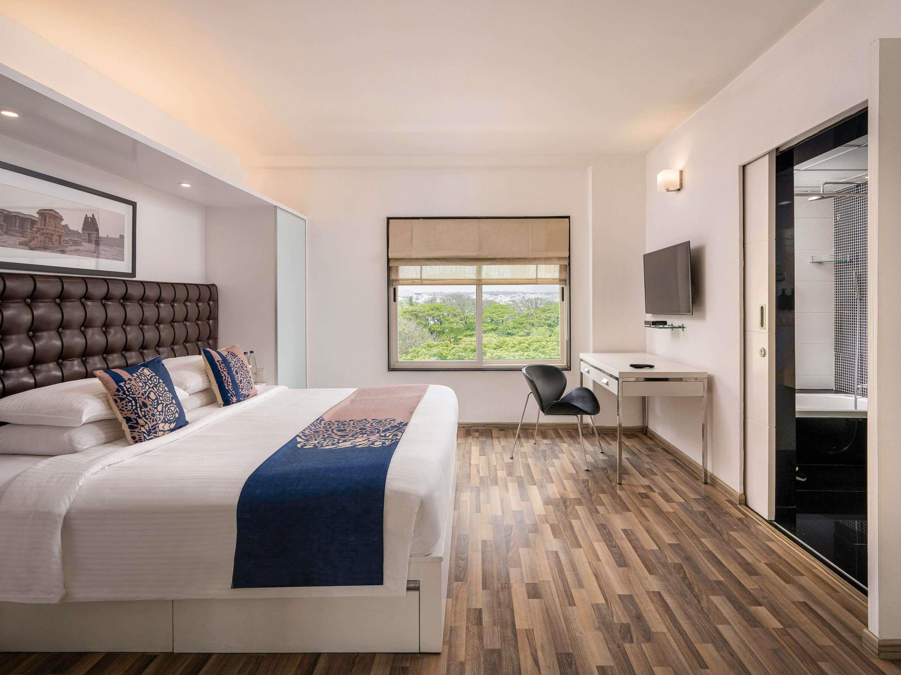 Suite, 2 Bedrooms, Balcony | Egyptian cotton sheets, premium bedding, down duvets, minibar