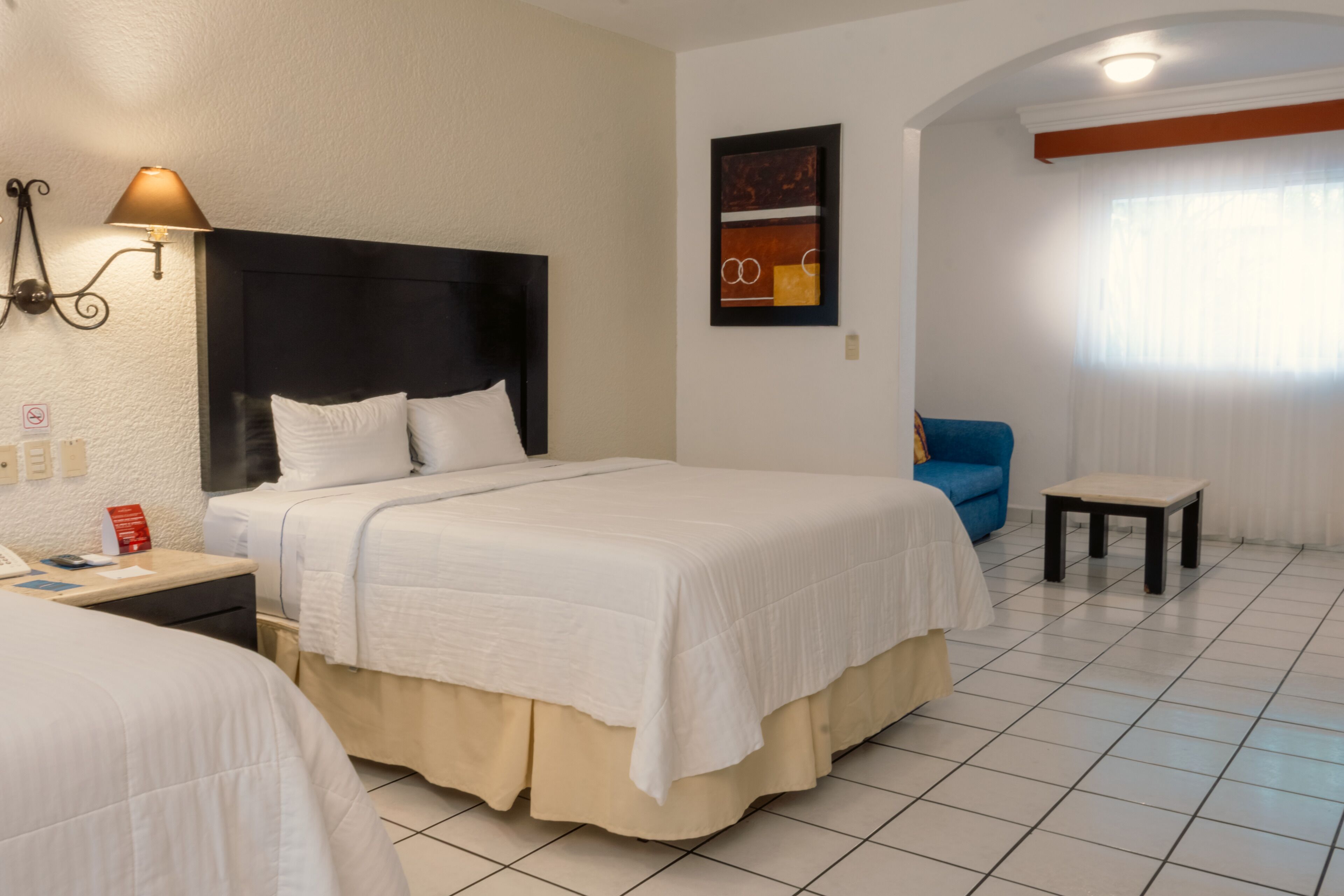 Chambre Exécutive, 2 grands lits | Bureau, rideaux occultants, fer et planche à repasser