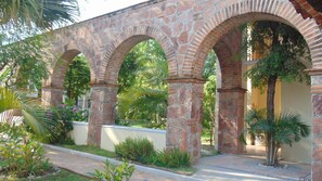 Standard Double Room, Pool View | Living area | Flat-screen TV - Quinta Minera (Cosala)