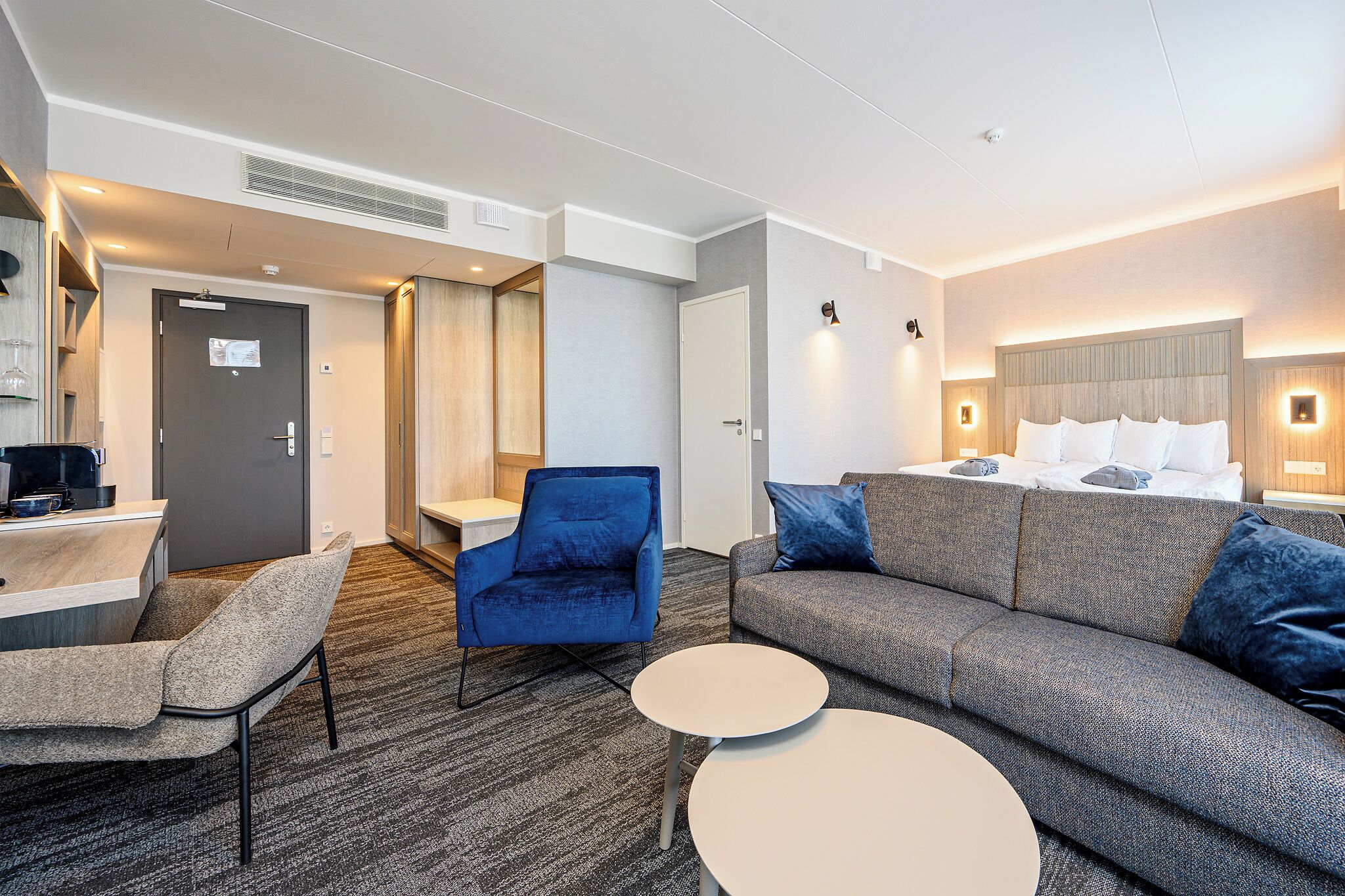 Deluxe Double Room, River View | Hypo-allergenic bedding, desk, laptop workspace, soundproofing