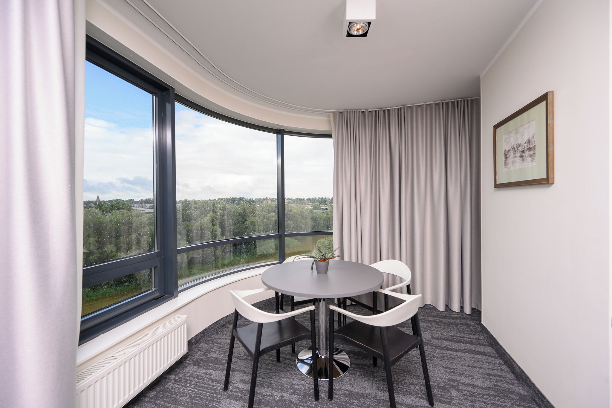 suite, river view | hypo-allergenic bedding, desk, laptop workspace, soundproofing