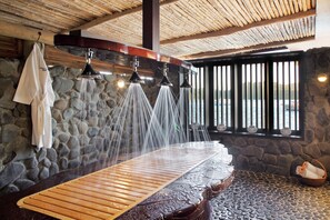 Couples treatment rooms, body treatments, hot stone massages