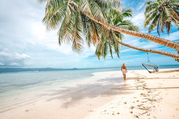 Private beach, white sand, sun loungers, beach towels