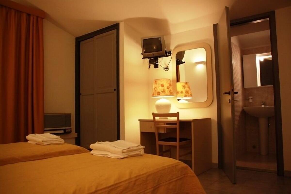superior double room | in-room safe, desk, soundproofing, free wifi