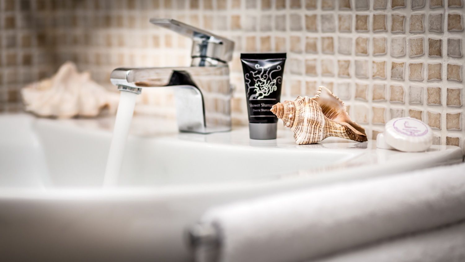 superior double room | bathroom sink