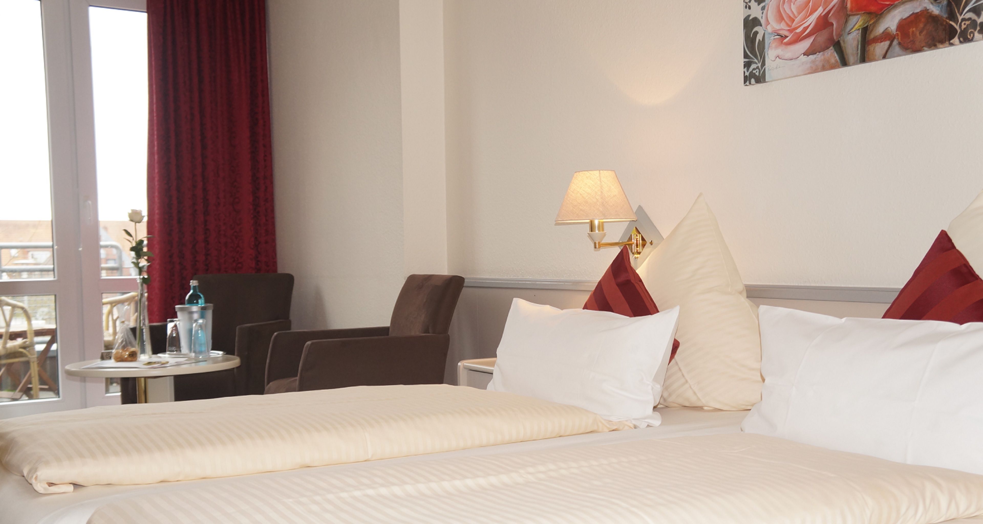 standard room | living area | flat-screen tv