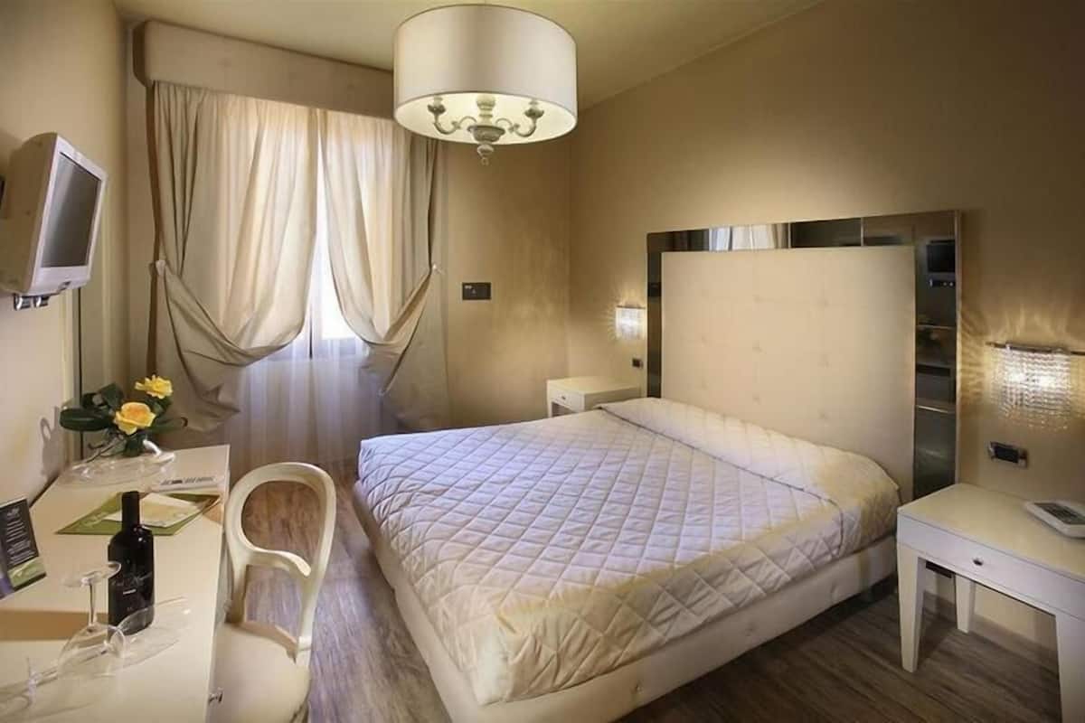 Superior Double or Twin Room | 1 bedroom, minibar, in-room safe, free WiFi
