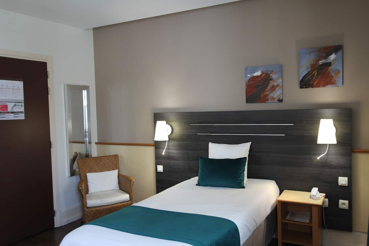 Studio (1 personne) | Individually decorated, individually furnished, desk, blackout curtains