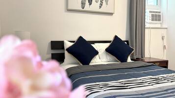 Chambre Double Standard | Décoration personnalisée, bureau, Wi-Fi gratuit, draps fournis