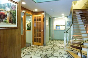 Interior - Hotel La Residence du Voyageur (Montreal)