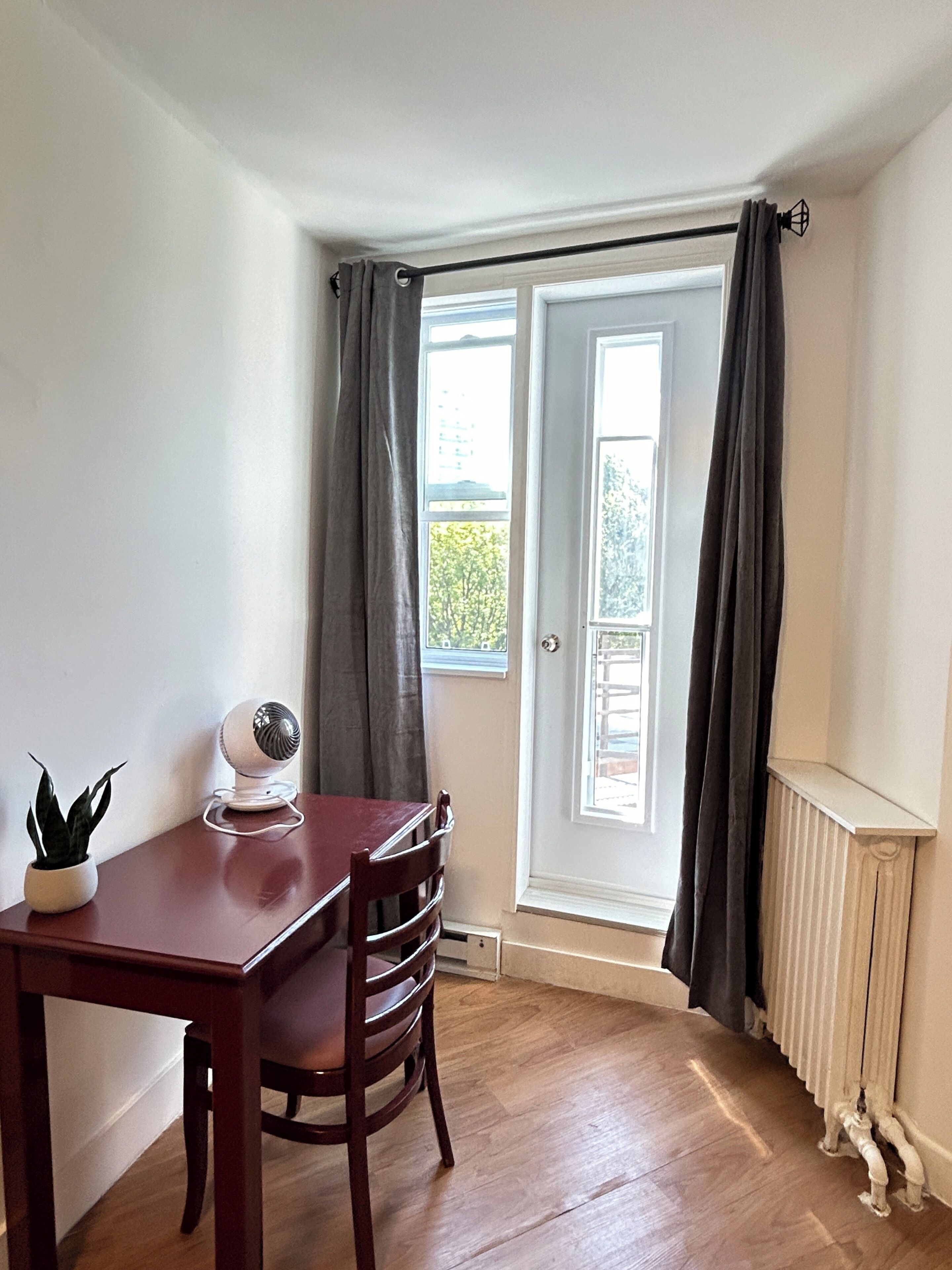 Individually decorated, desk, rollaway beds, free WiFi