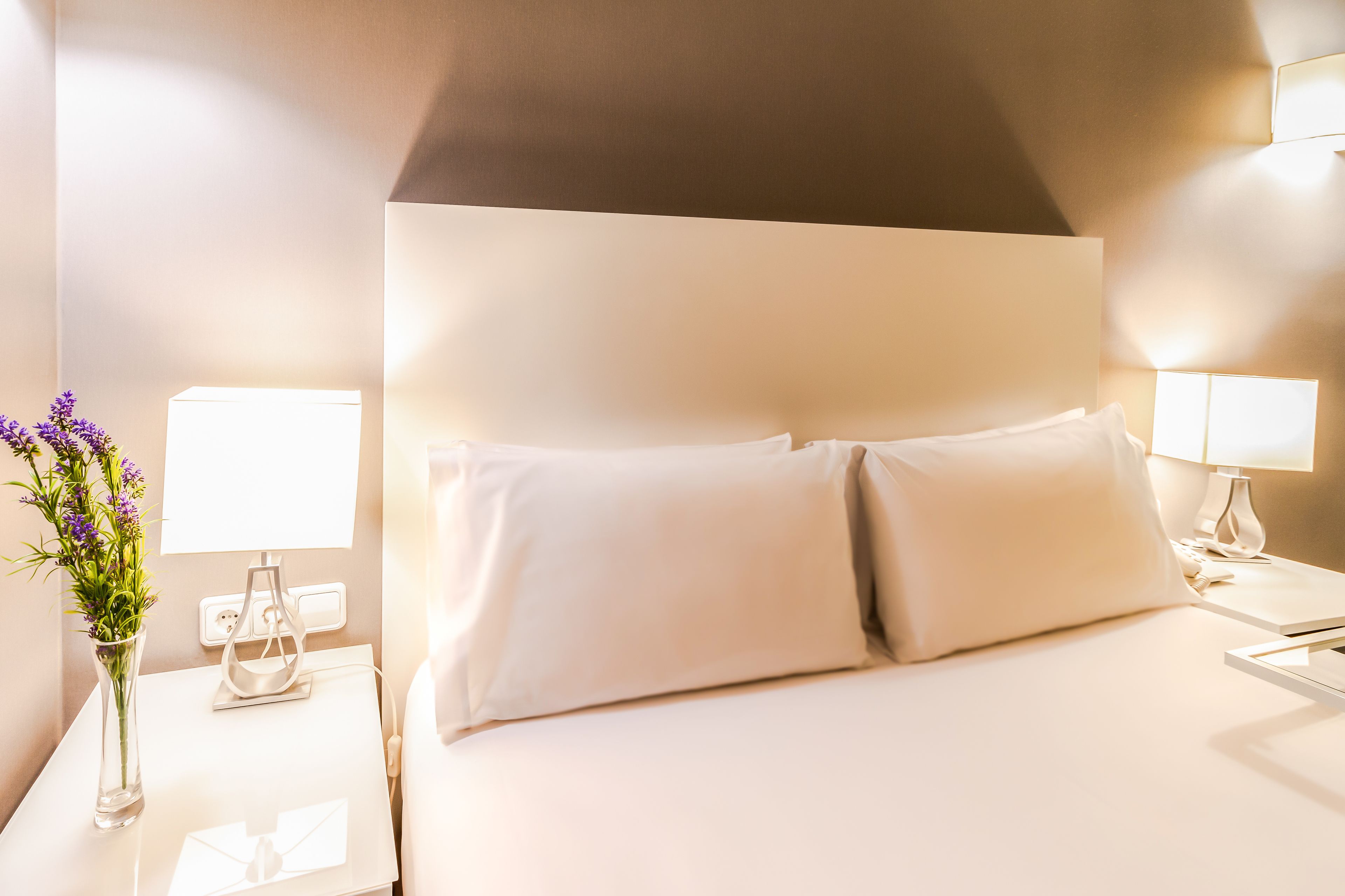 single room | minibar, in-room safe, desk, blackout curtains