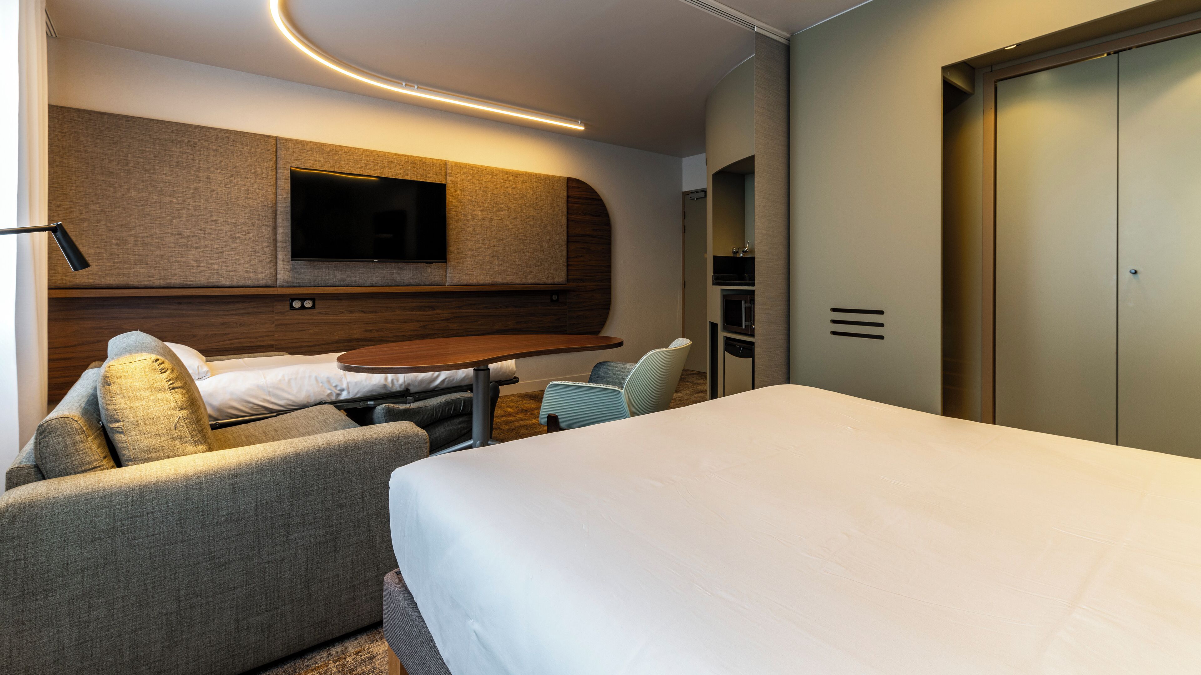 premium bedding, in-room safe, desk, blackout curtains