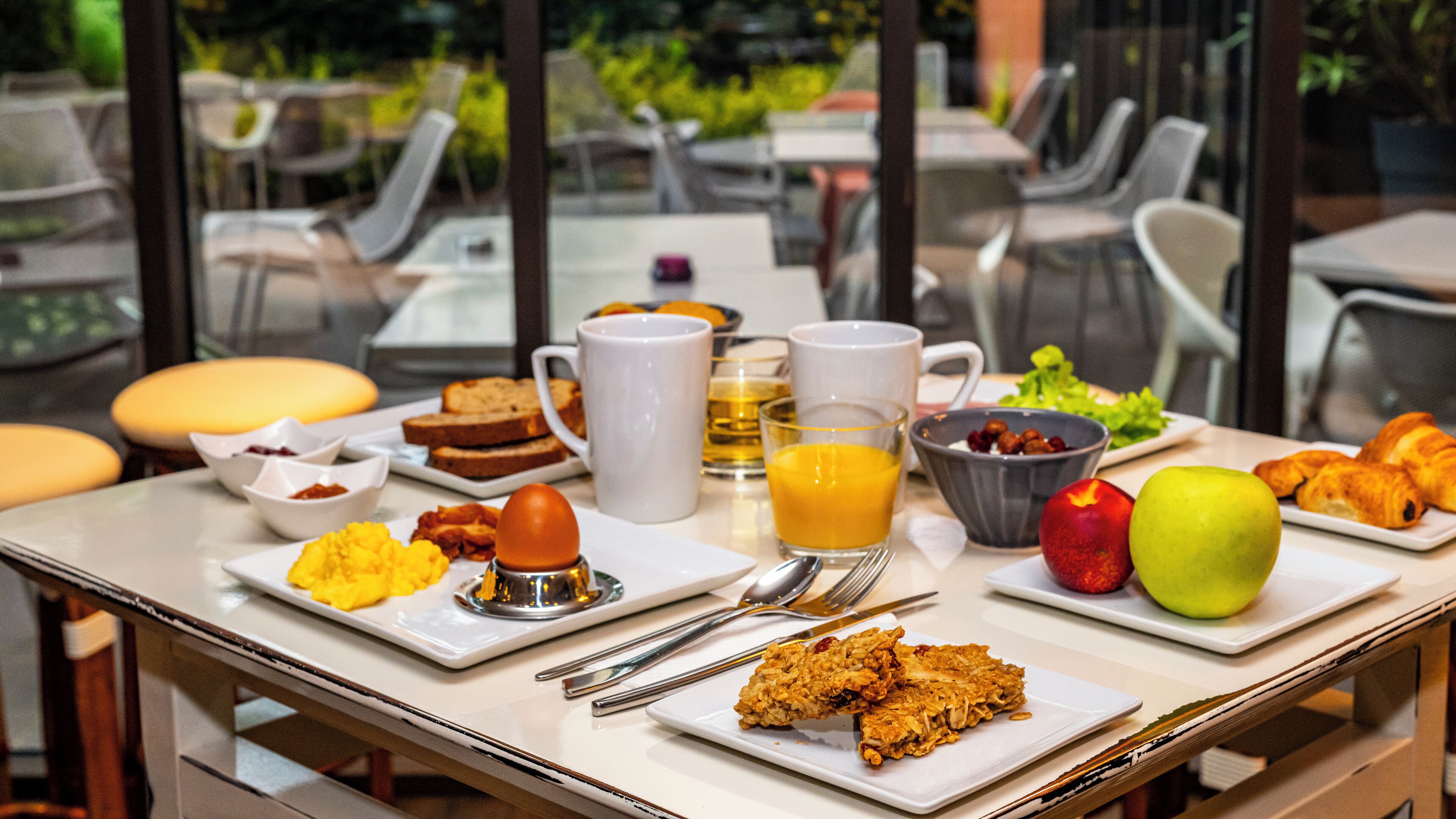 daily buffet breakfast (eur 19 per person)