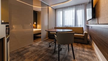 Premium bedding, in-room safe, desk, blackout curtains