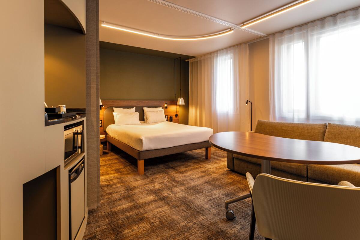 premium bedding, in-room safe, desk, blackout curtains