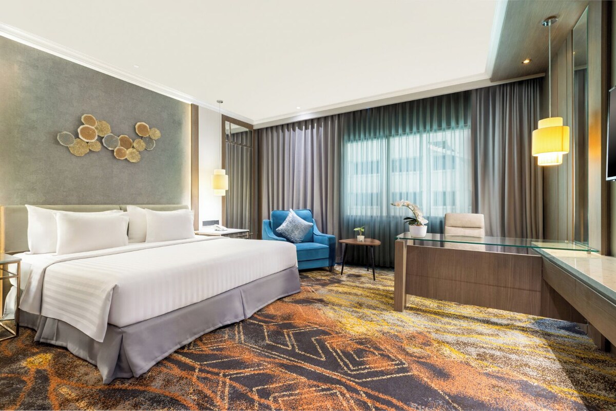Junior Suite | In-room safe, desk, laptop workspace, iron/ironing board (on request)