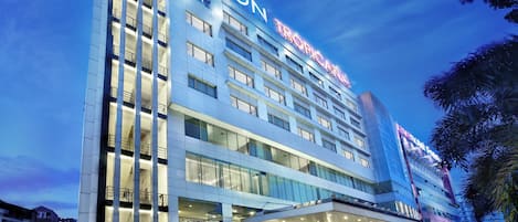 Front of property - evening/night