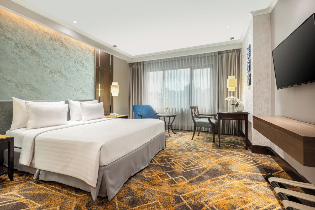 Superior Room | In-room safe, desk, laptop workspace, iron/ironing board (on request)