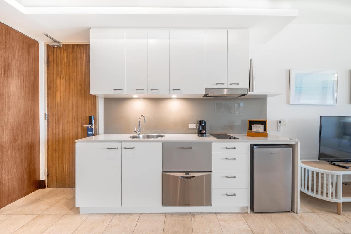 Studio | In-room safe, iron/ironing board, cribs/infant beds, WiFi