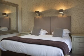 Superior Double Room, River View | Individually decorated, individually furnished, free WiFi, bed sheets - The Bell Hotel (Sandwich)