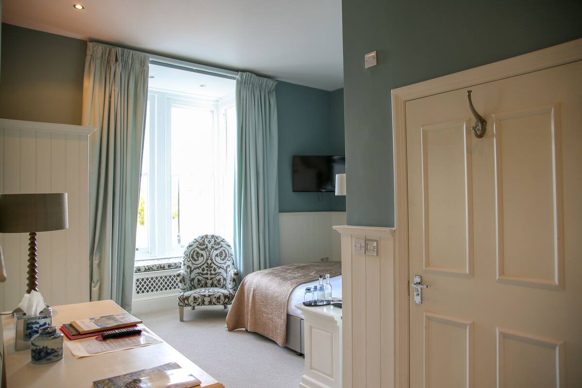  River View Superior Twin | WiFi (free), alarm clocks, individually decorated