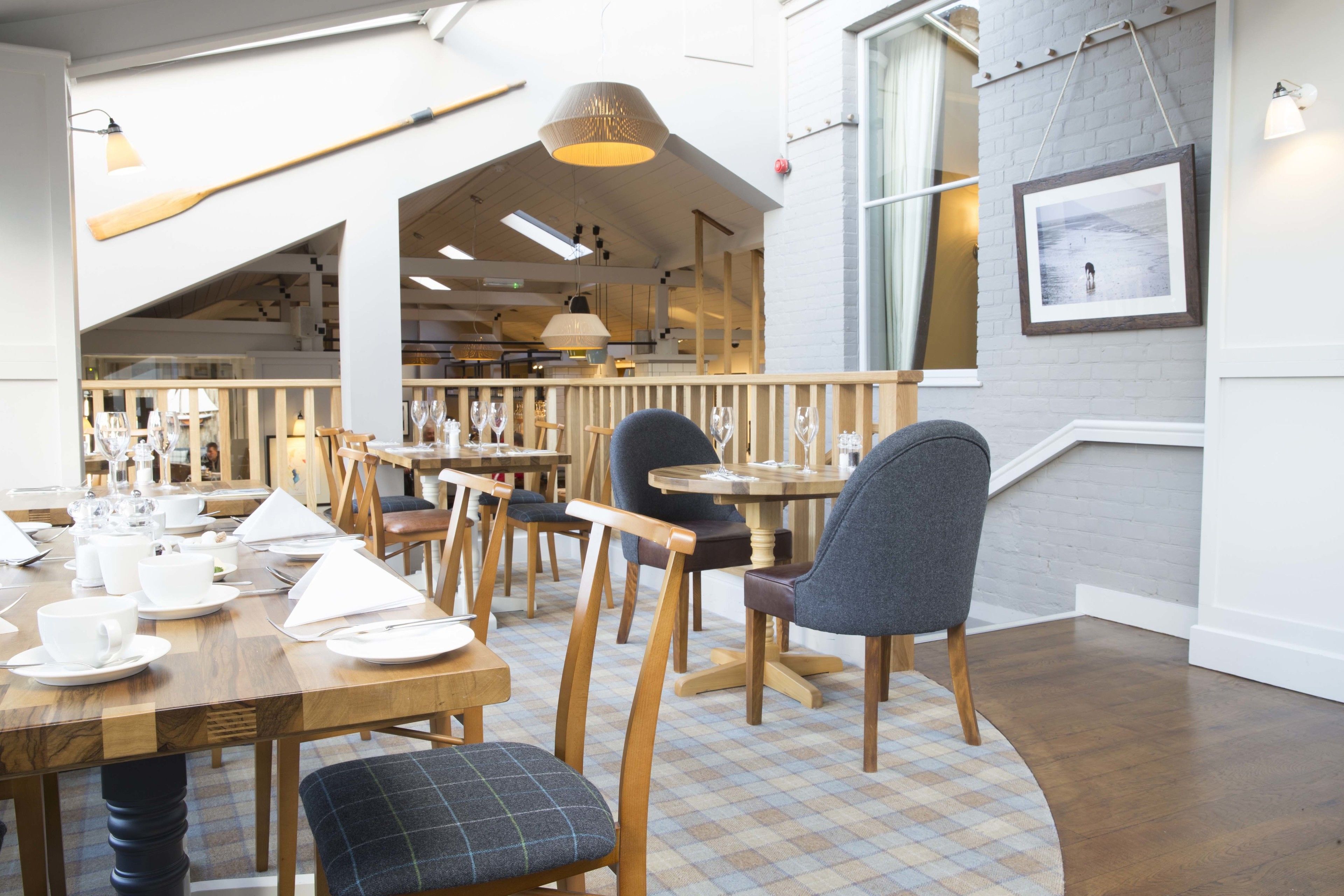 lunch and dinner served