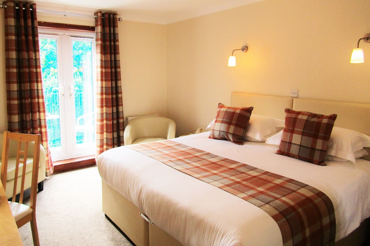 standard double room, balcony, sea view | desk, rollaway beds, free wifi, bed sheets