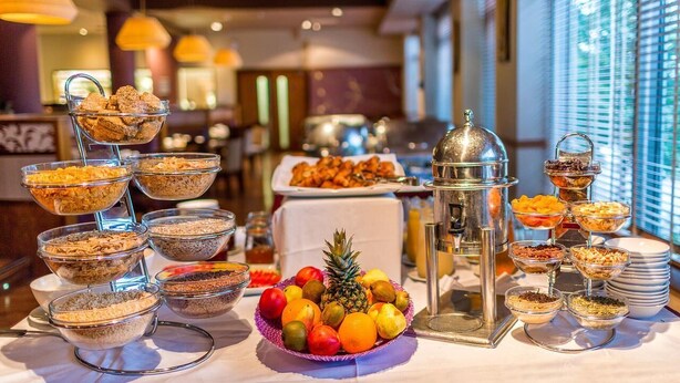 فطور كامل يوميًا مقابل رسوم