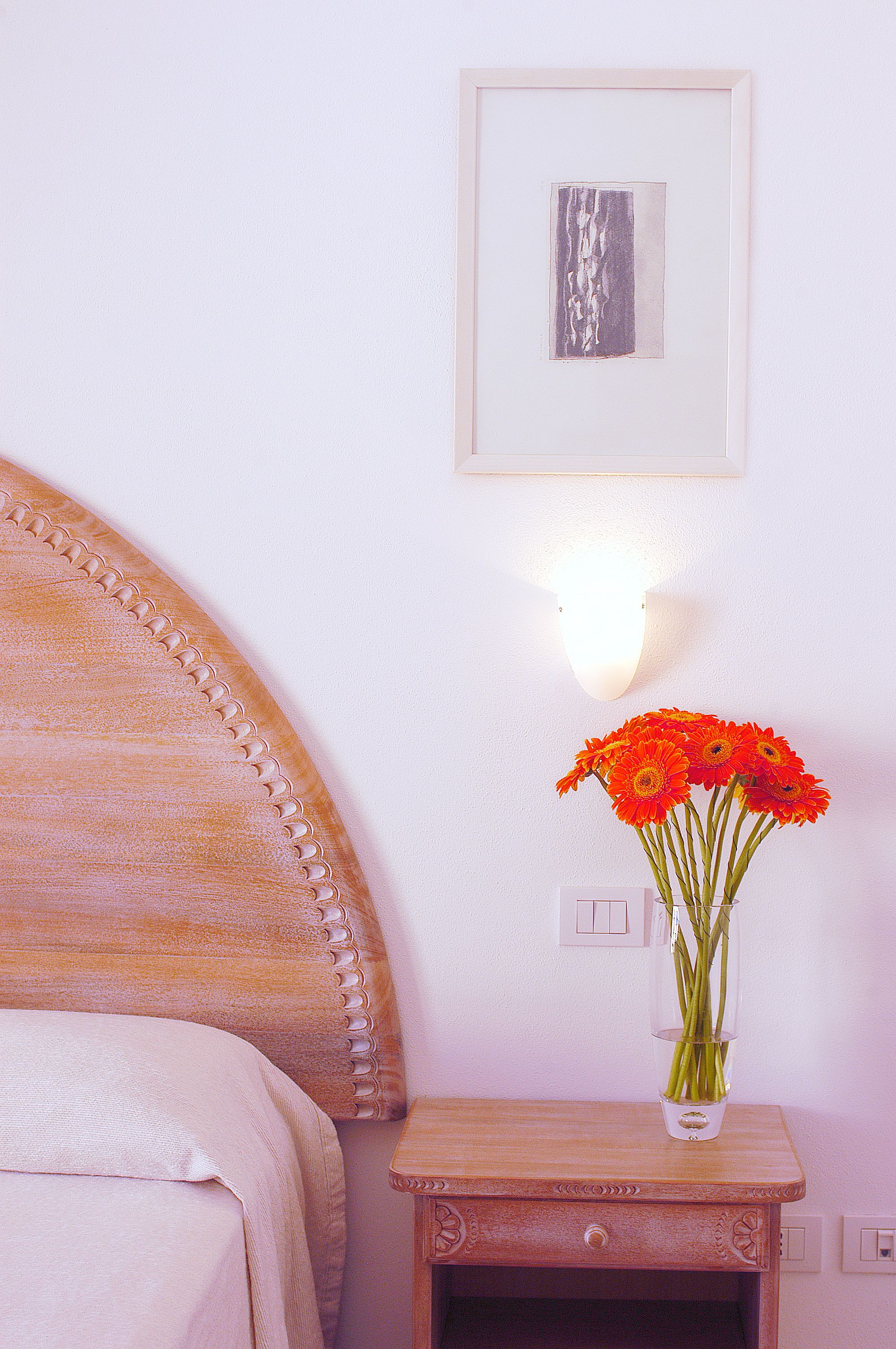 select comfort beds, minibar, in-room safe, desk