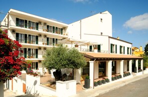 Front of property - Hotel Angedras (Alghero)