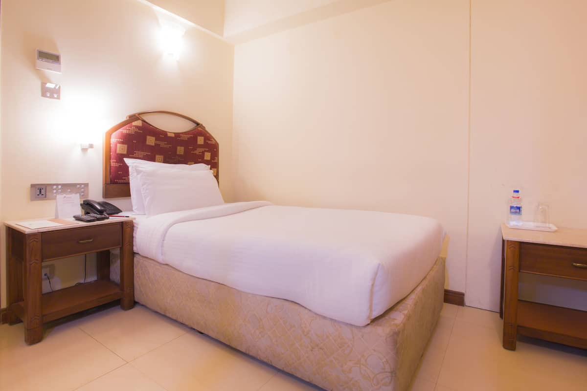 Executive Room, 1 Single Bed | Select Comfort beds, in-room safe, individually decorated