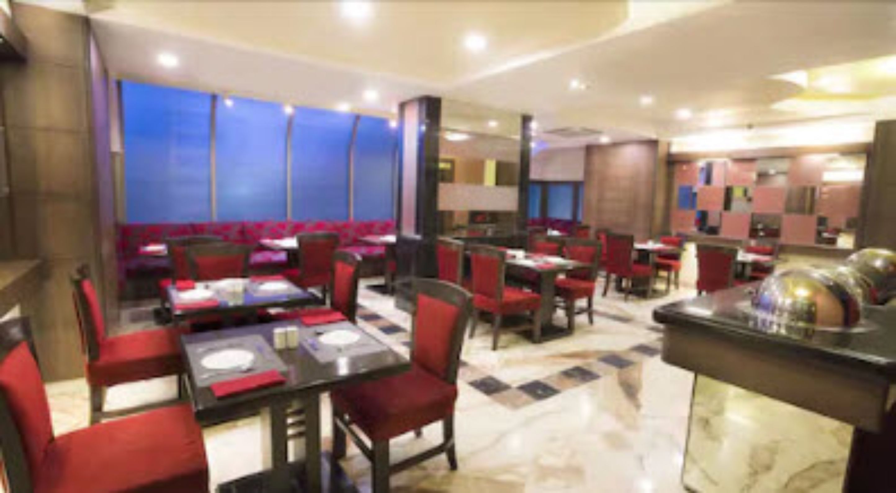 breakfast, lunch, dinner served; garden views