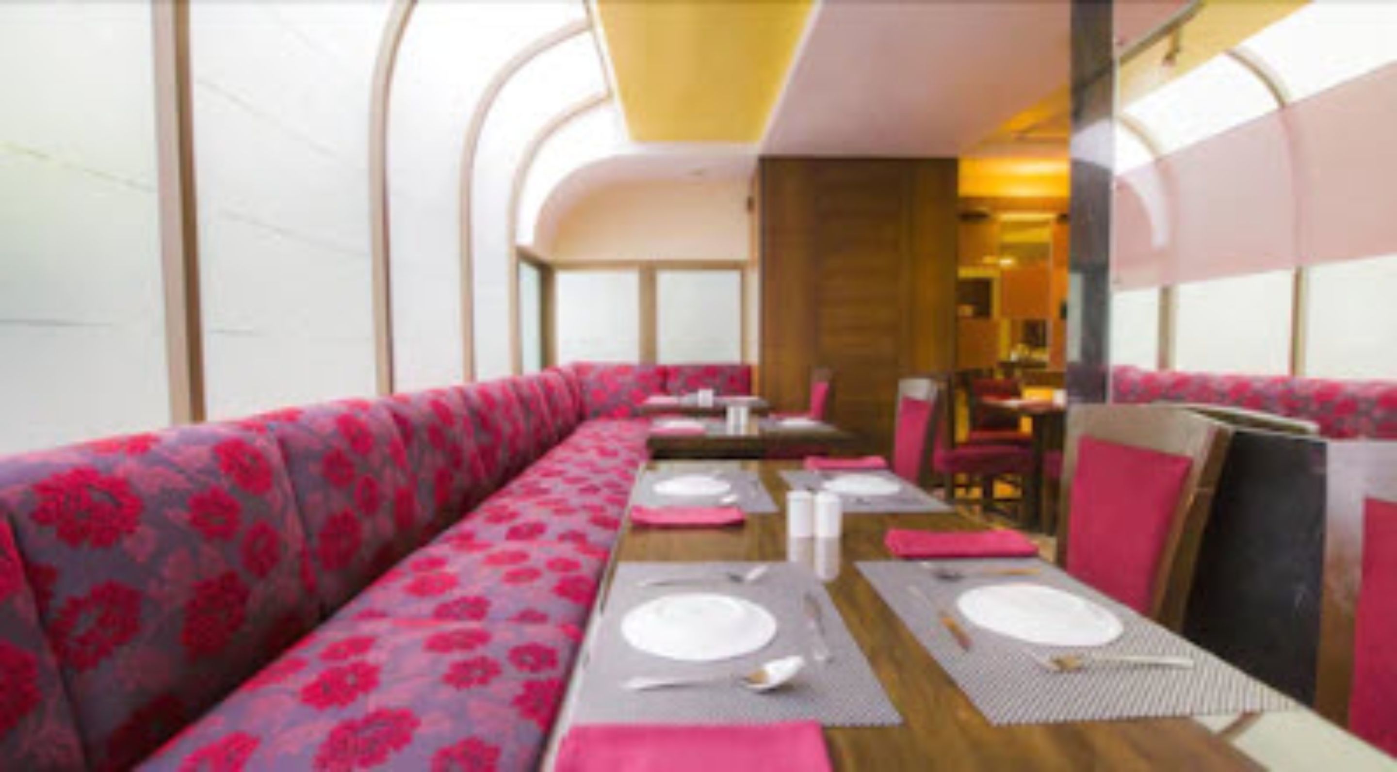 breakfast, lunch, dinner served; garden views